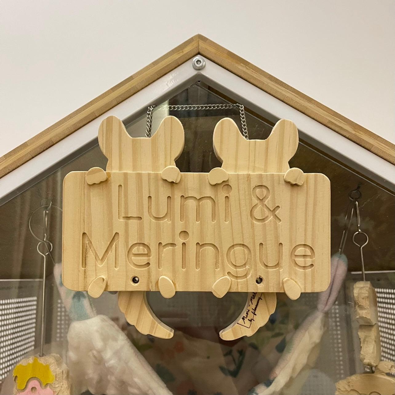 Mini-mal: Custom Wooden Cage Name Tags (Chinchilla)